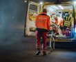 ברחוב ובמונית: שני בני אדם התמוטטו בירושלים