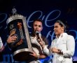 גאווה חולונית: הרופא שהציל את חיי קברניט פליי דובאי זכה להוקרה מרגשת בחגיגות שמחת תורה